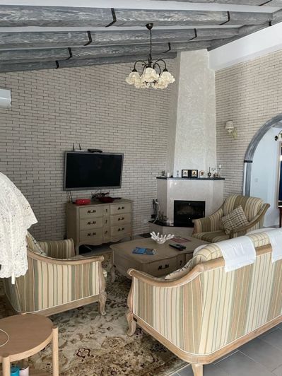 Image No.20-4 Bed House for sale