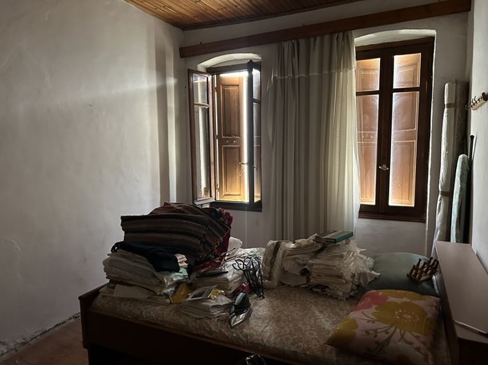 Image No.12-2 Bed House for sale