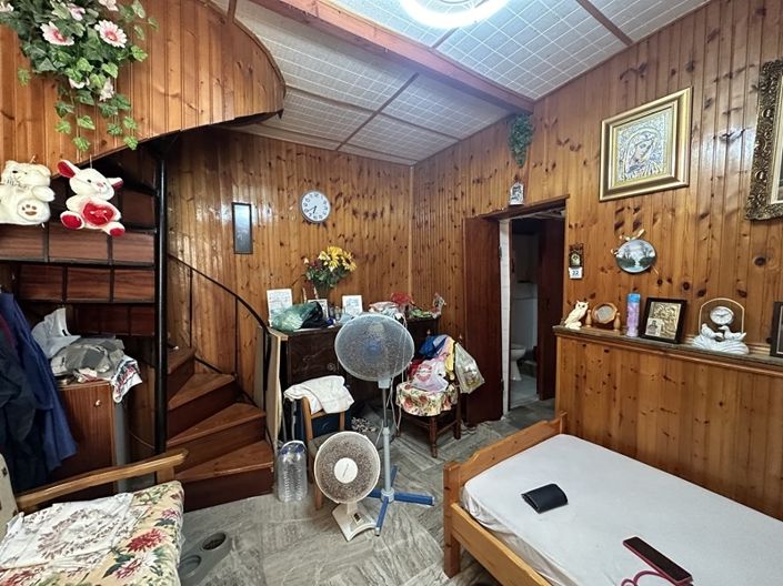 Image No.4-2 Bed House for sale