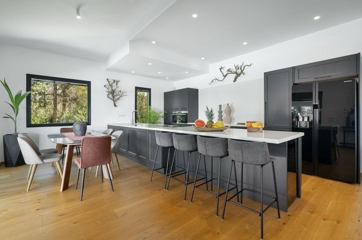 Image No.3-5 Bed Villa for sale