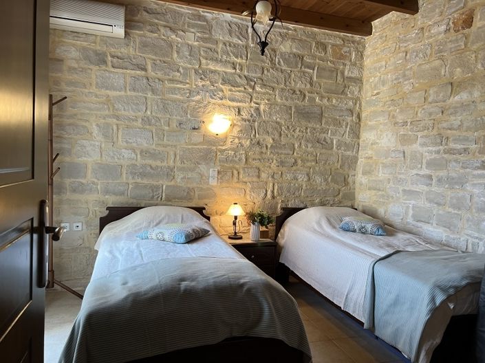 Image No.13-3 Bed House for sale