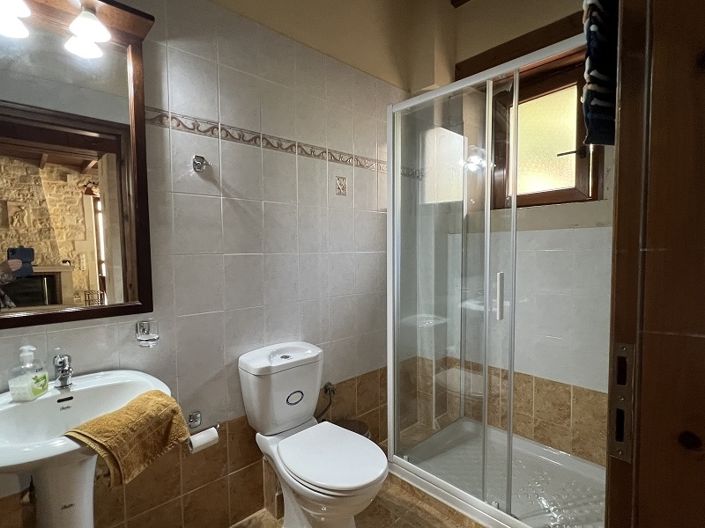 Image No.15-3 Bed House for sale