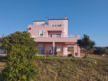 6 Bed Villa for sale