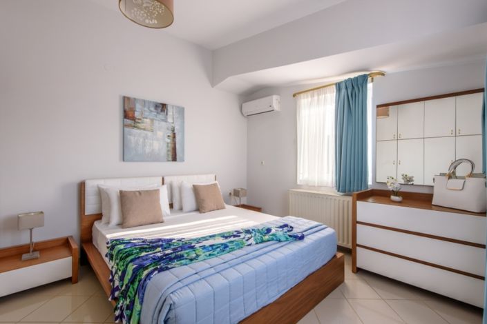 Image No.4-7 Bed Villa for sale