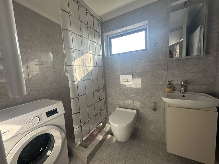 Image No.9-3 Bed House for sale