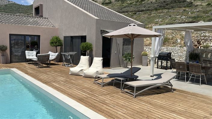 Image No.1-2 Bed Villa for sale