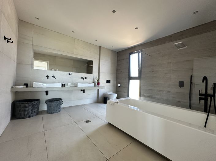 Image No.3-2 Bed Villa for sale