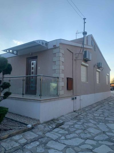 Image No.6-3 Bed House for sale