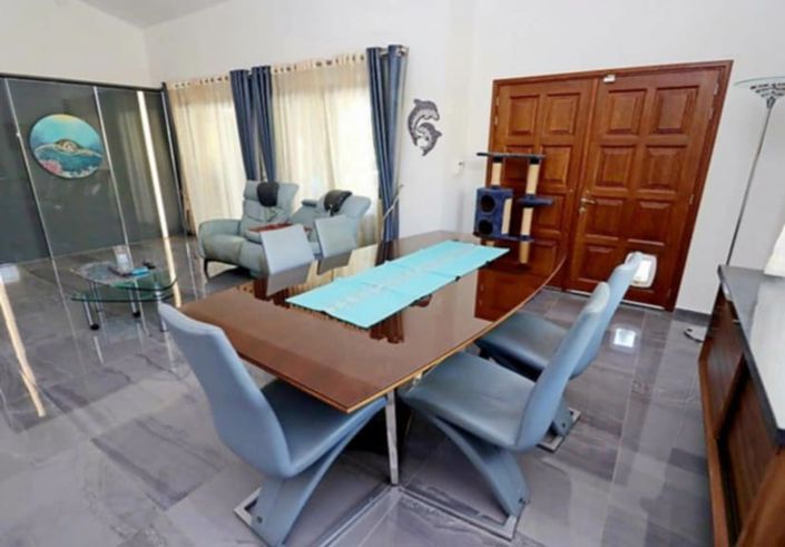 Image No.7-3 Bed House for sale