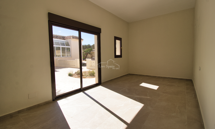 Image No.11-6 Bed Country Property for sale