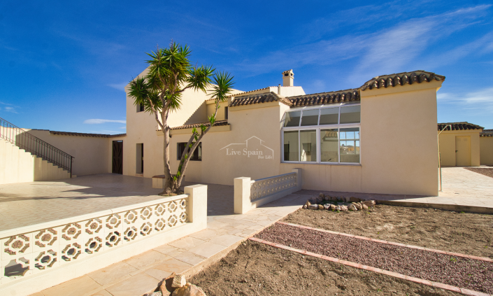 Image No.12-6 Bed Country Property for sale