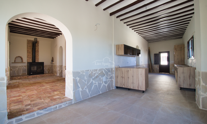 Image No.24-6 Bed Country Property for sale