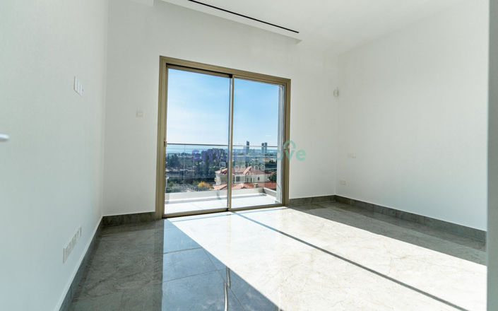 Image No.14-7 Bed Villa for sale