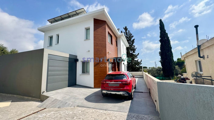 Image No.1-3 Bed Villa for sale