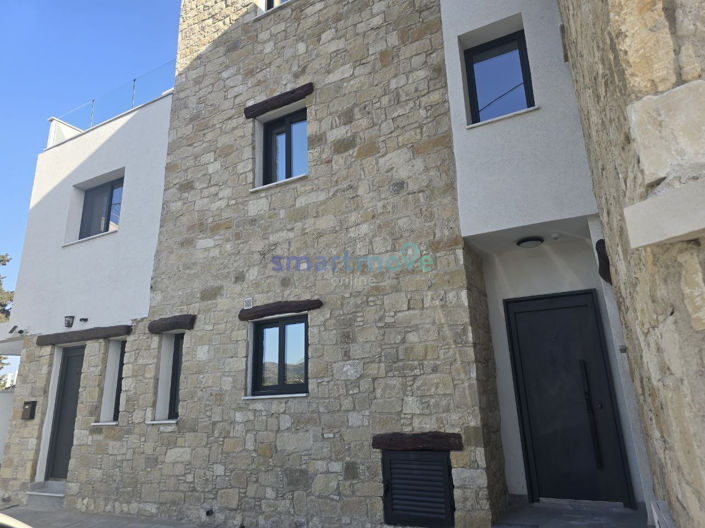 Image No.18-3 Bed Townhouse for sale