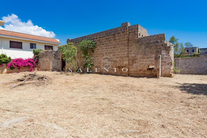 Image No.2-2 Bed Country House for sale