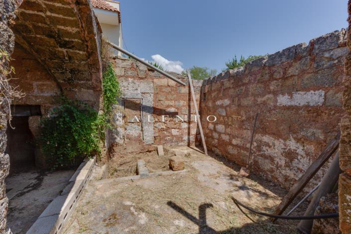 Image No.12-2 Bed Country House for sale