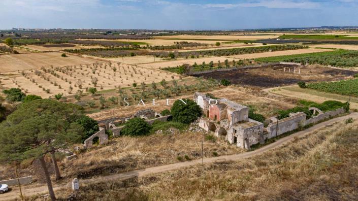 Image No.9-7 Bed Farmhouse for sale