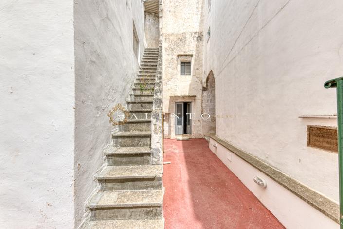 Image No.21-4 Bed House for sale