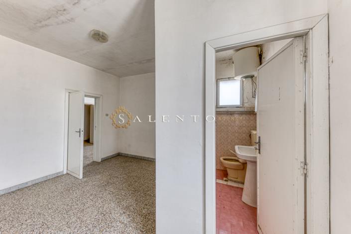 Image No.19-4 Bed House for sale