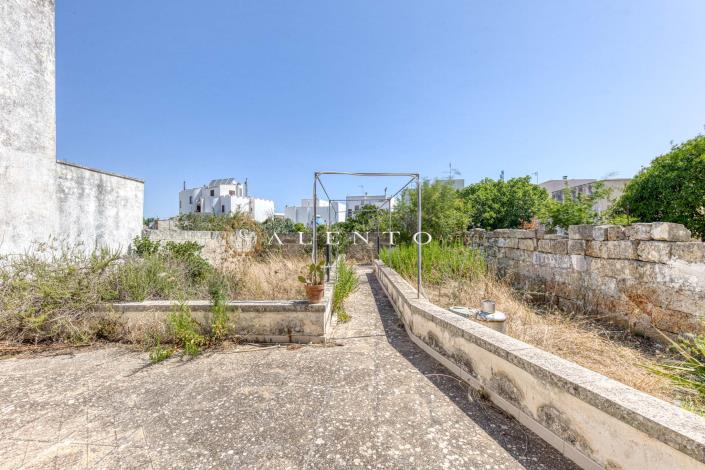 Image No.14-2 Bed House for sale