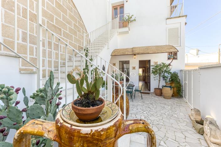 Image No.6-3 Bed House for sale