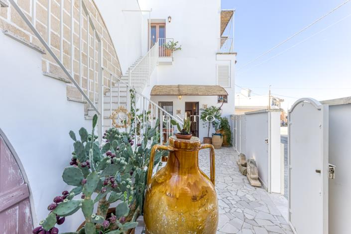 Image No.5-3 Bed House for sale