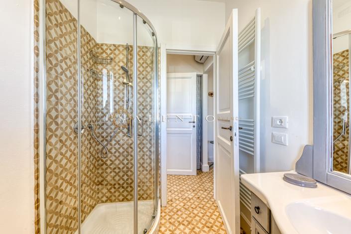 Image No.44-3 Bed House for sale