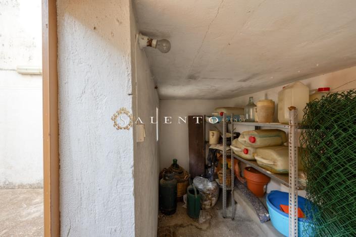 Image No.18-3 Bed House for sale