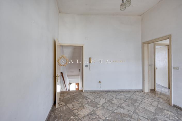 Image No.41-4 Bed House for sale