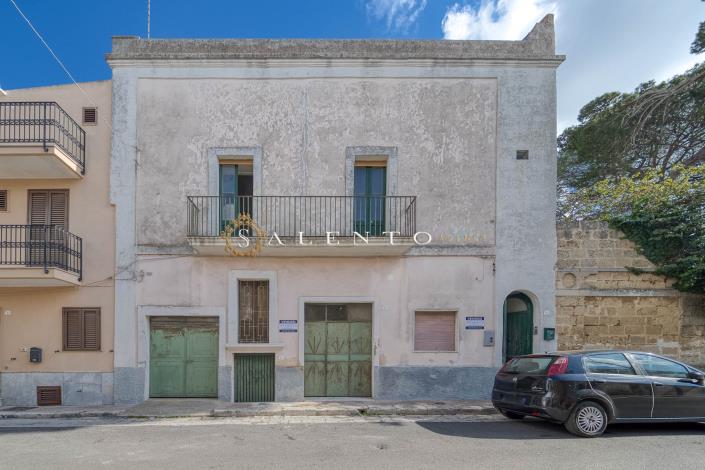 Image No.2-4 Bed House for sale