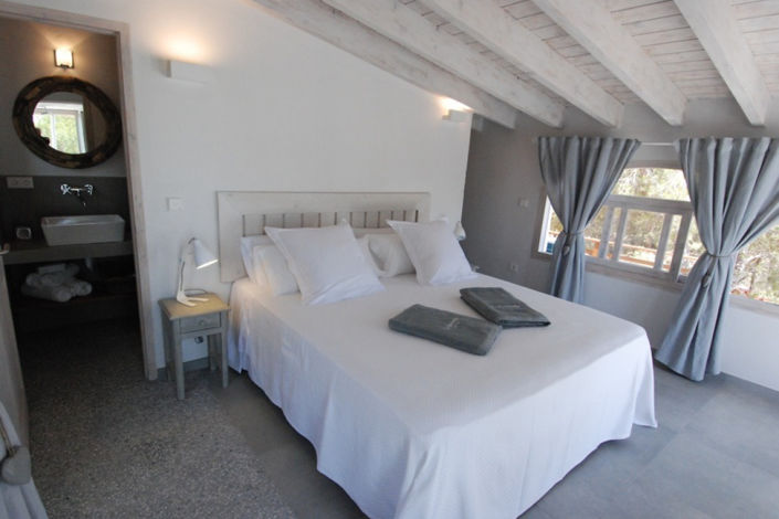 Image No.12-9 Bed Villa / Detached for sale