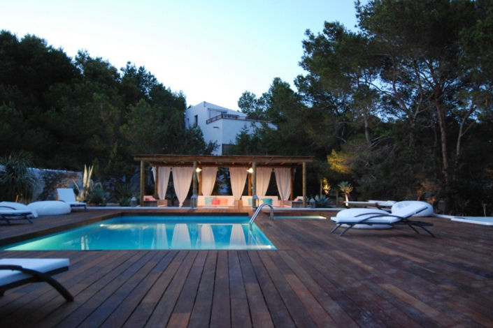 Image No.55-9 Bed Villa / Detached for sale