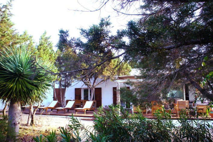 Image No.1-6 Bed Villa for sale
