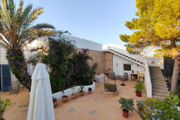 Image No.12-5 Bed Villa for sale