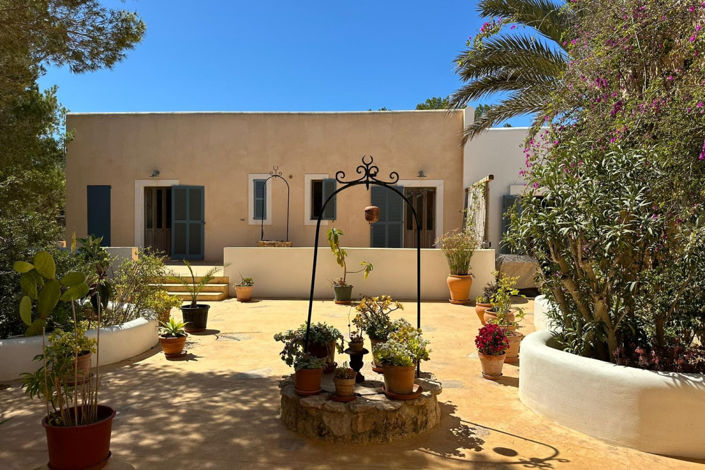 Image No.9-5 Bed Villa for sale