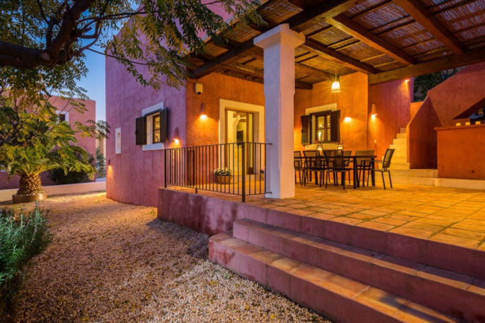 Image No.1-5 Bed Villa for sale
