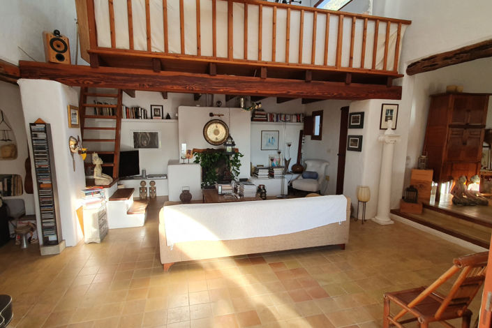 Image No.8-2 Bed Villa for sale