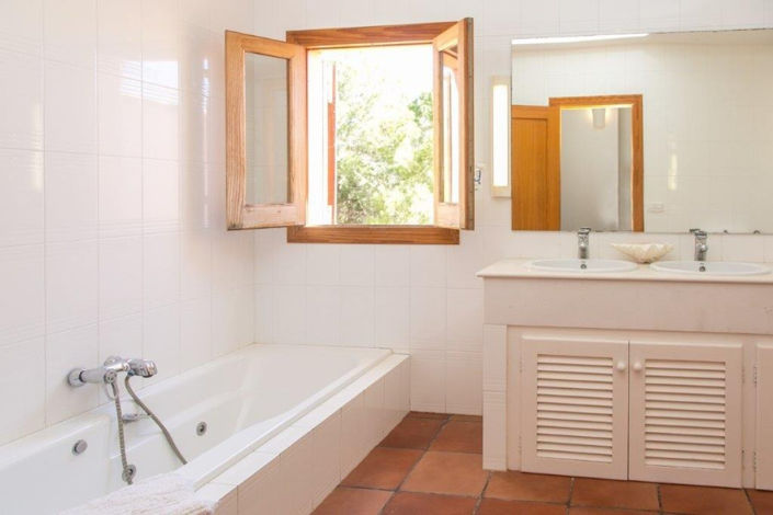 Image No.9-5 Bed Villa for sale