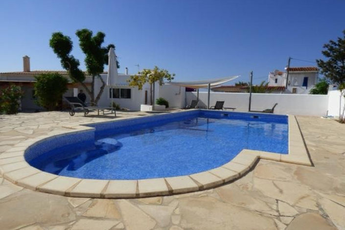 Image No.1-3 Bed Villa for sale