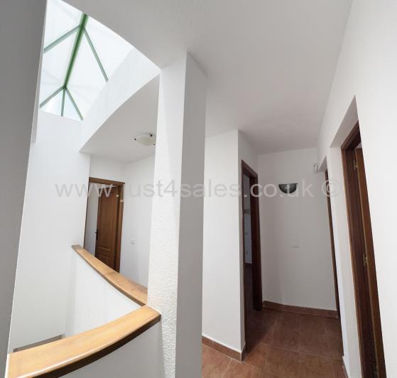 Image No.5-3 Bed Townhouse for sale