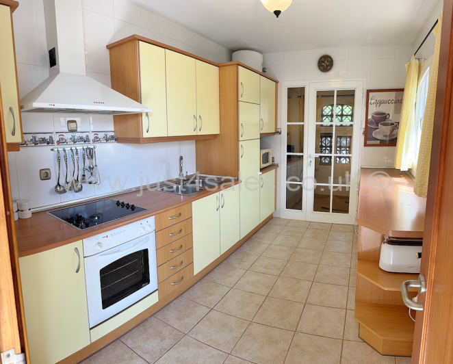 Image No.12-4 Bed Villa for sale