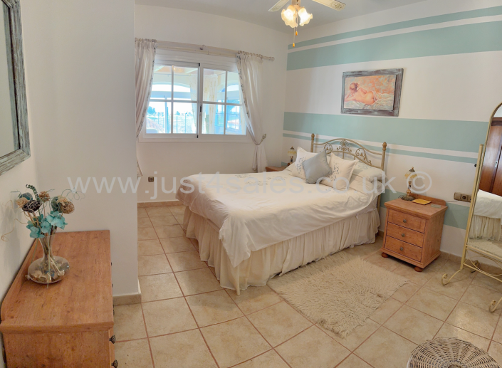 Image No.14-4 Bed Villa for sale