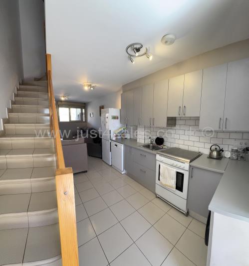 Image No.6-2 Bed Townhouse for sale