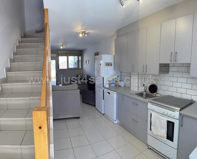 Image No.5-2 Bed Townhouse for sale