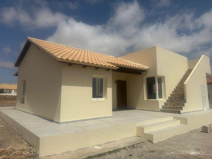 Image No.1-3 Bed Villa for sale