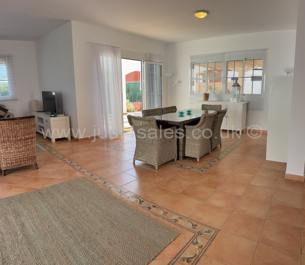 Image No.10-3 Bed Villa for sale