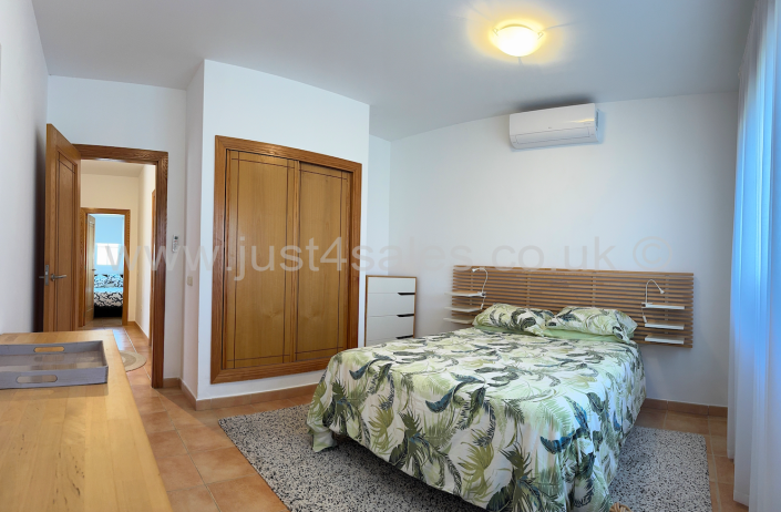 Image No.31-3 Bed Villa for sale