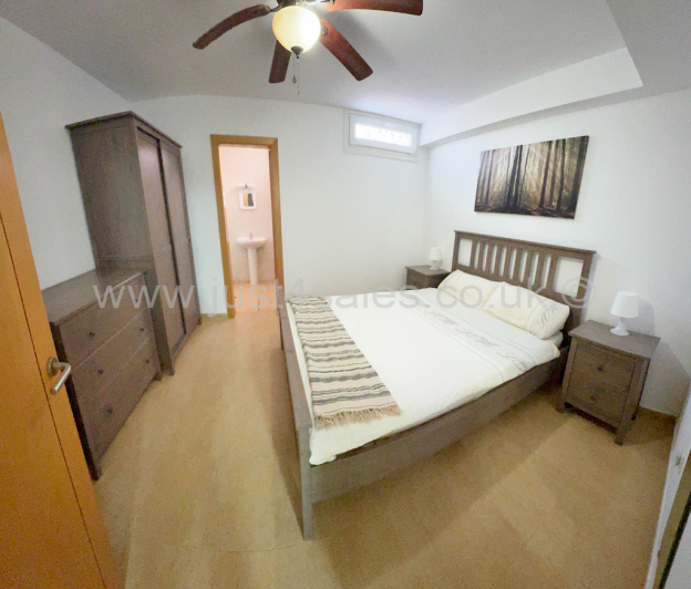 Image No.23-3 Bed Townhouse for sale