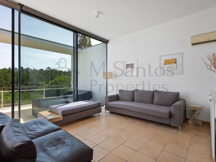 Image No.5-2 Bed House for sale